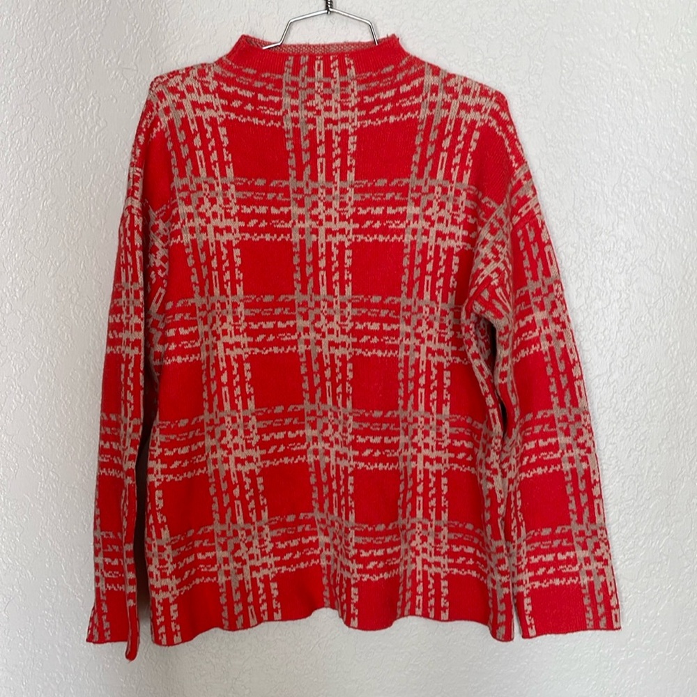 Beautiful warm Cyrus sweater M Wool vibes and heavy but rayon, poly nylon blend